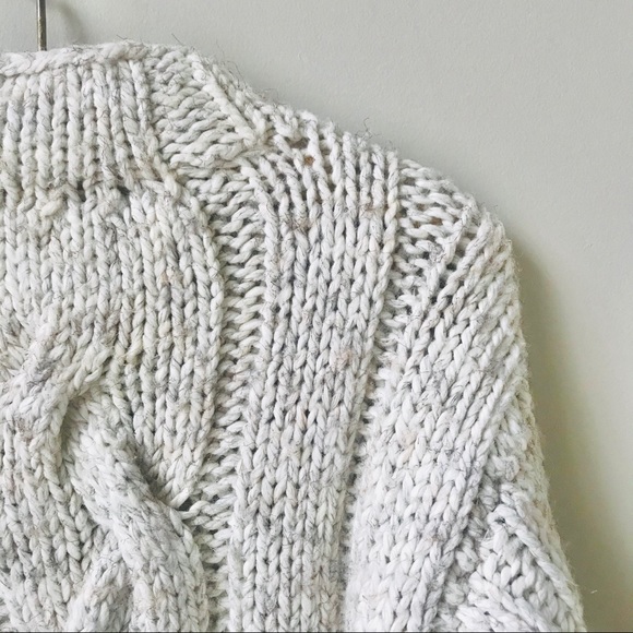 Vintage Hand Knit Chunky Sweater Size Med Oatmeal - Picture 8 of 11